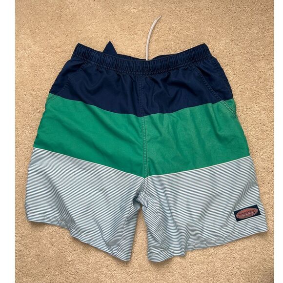 Vineyards vines Swim trunks, Size M - Picture 1 of 3